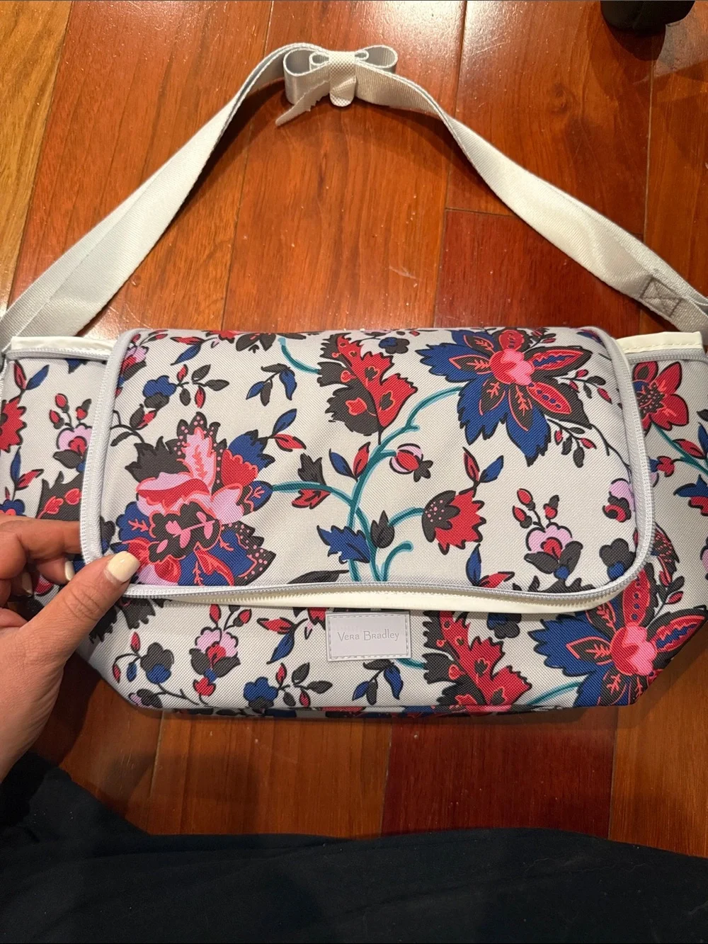 Vera Bradley Light Gray Floral lunch bag  Crossbody with Pink & Navy Accents